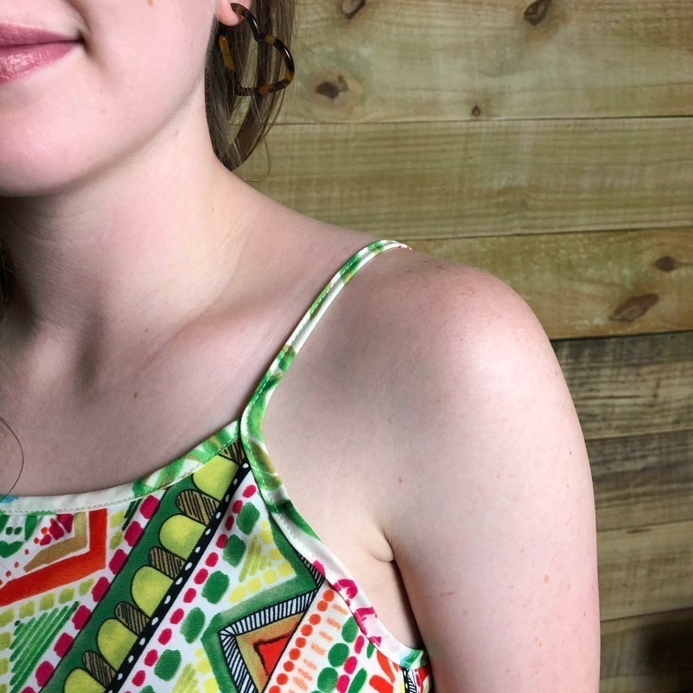 Lovemarks, colorful dress - Picture 8 of 10